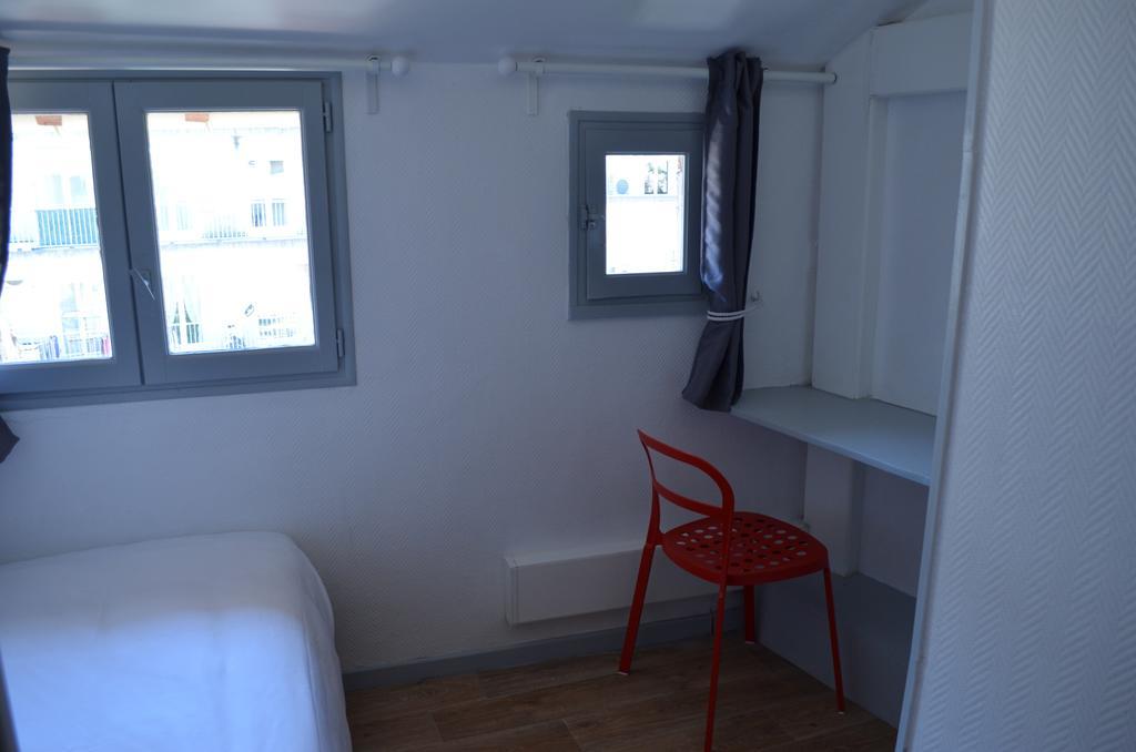 Hotel Les Corps Saints Avignon Room photo