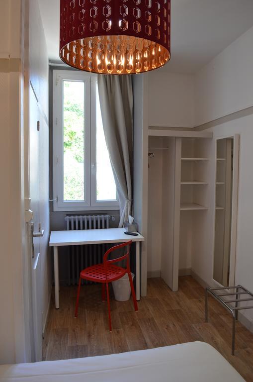 Hotel Les Corps Saints Avignon Room photo